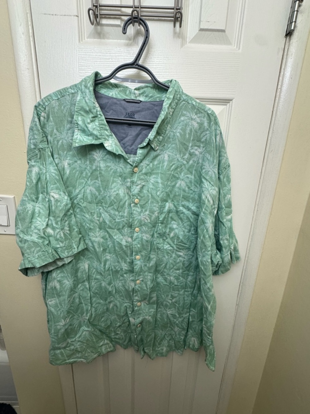 Izod Green Tropical Print Casual Button-Up Shirt